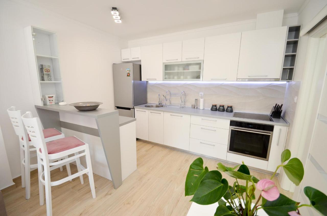 Seafront Apartment Vujovic Prčanj Buitenkant foto