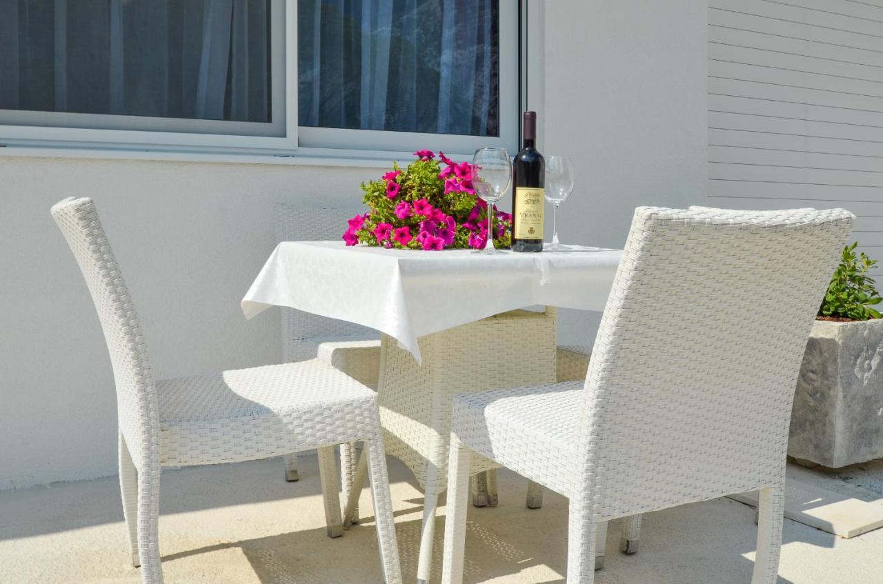 Seafront Apartment Vujovic Prčanj Buitenkant foto