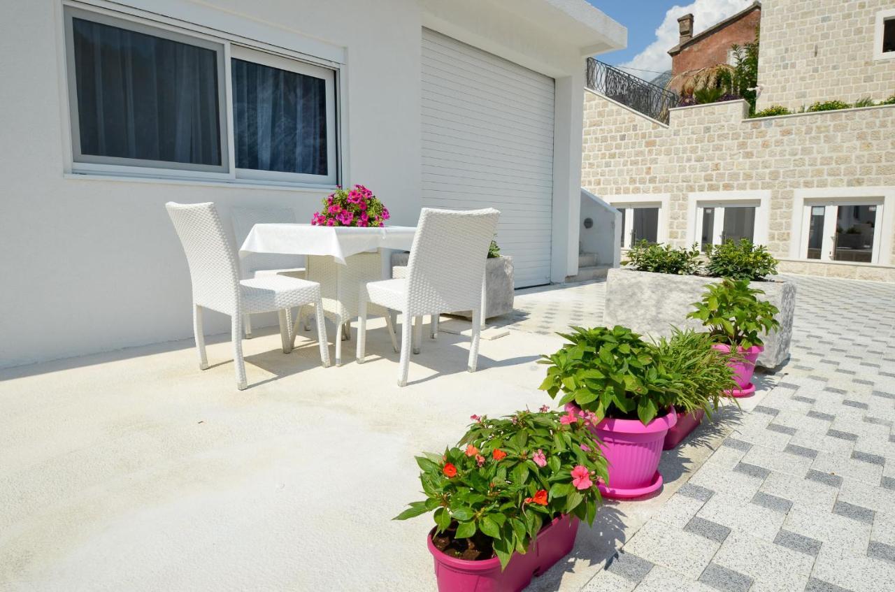Seafront Apartment Vujovic Prčanj Buitenkant foto