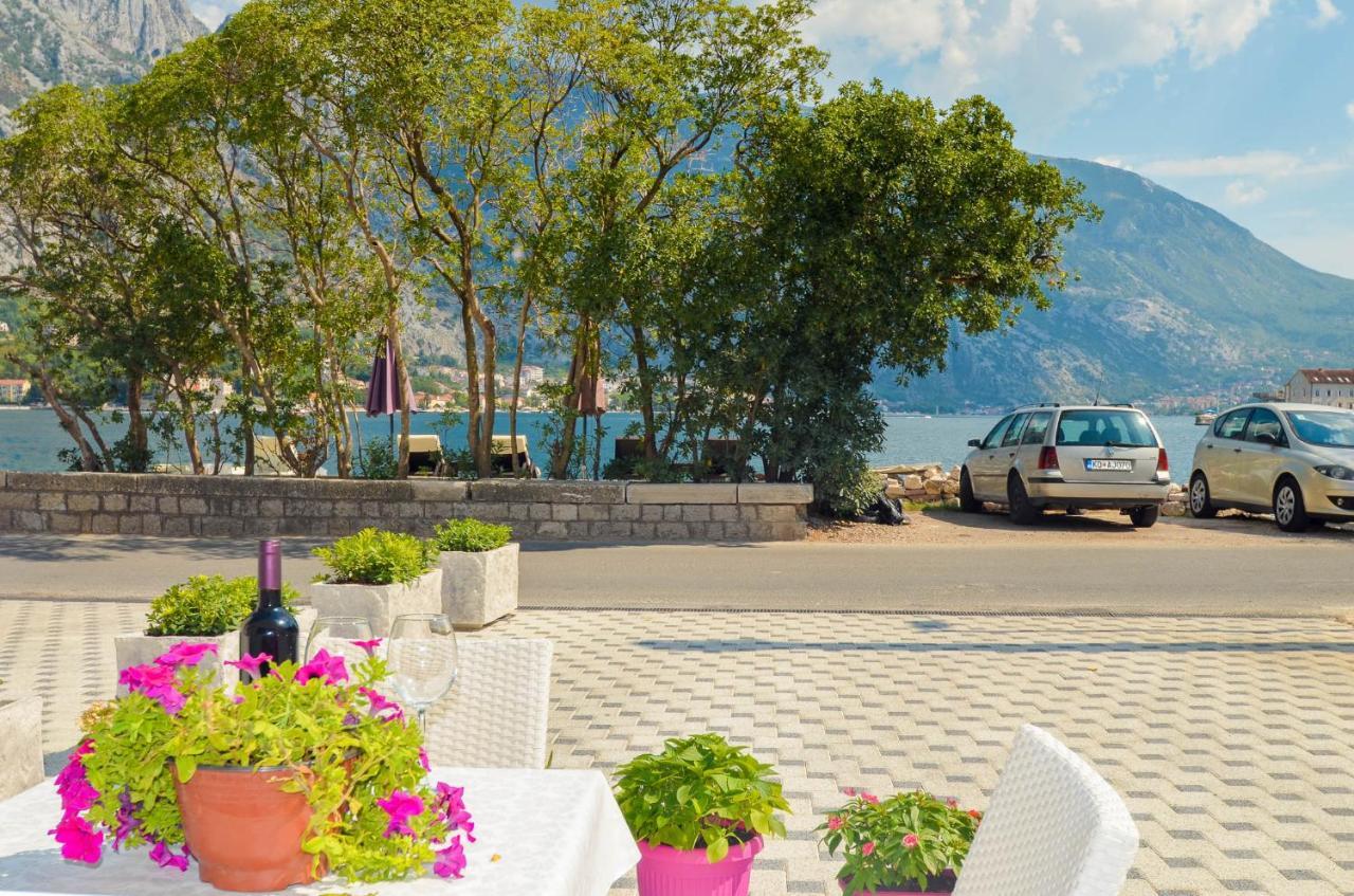 Seafront Apartment Vujovic Prčanj Buitenkant foto