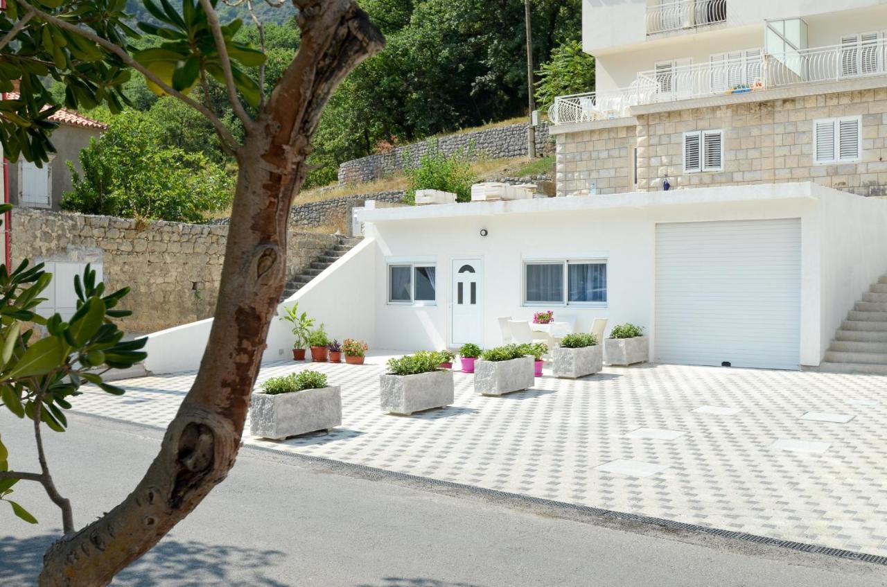 Seafront Apartment Vujovic Prčanj Buitenkant foto