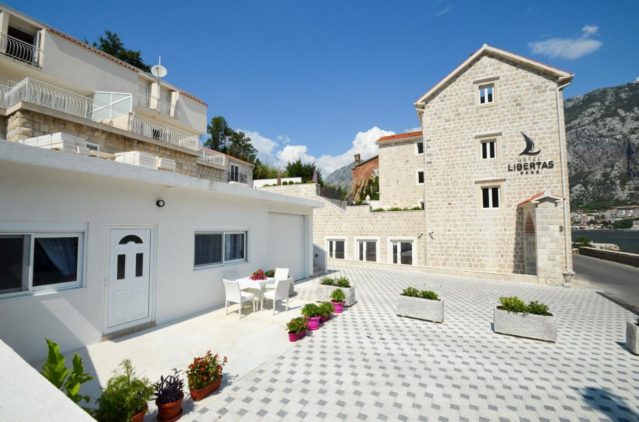 Seafront Apartment Vujovic Prčanj Buitenkant foto