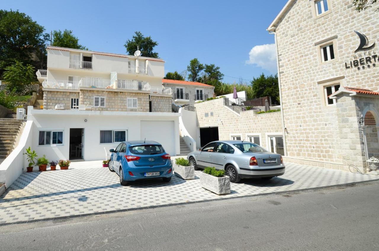 Seafront Apartment Vujovic Prčanj Buitenkant foto