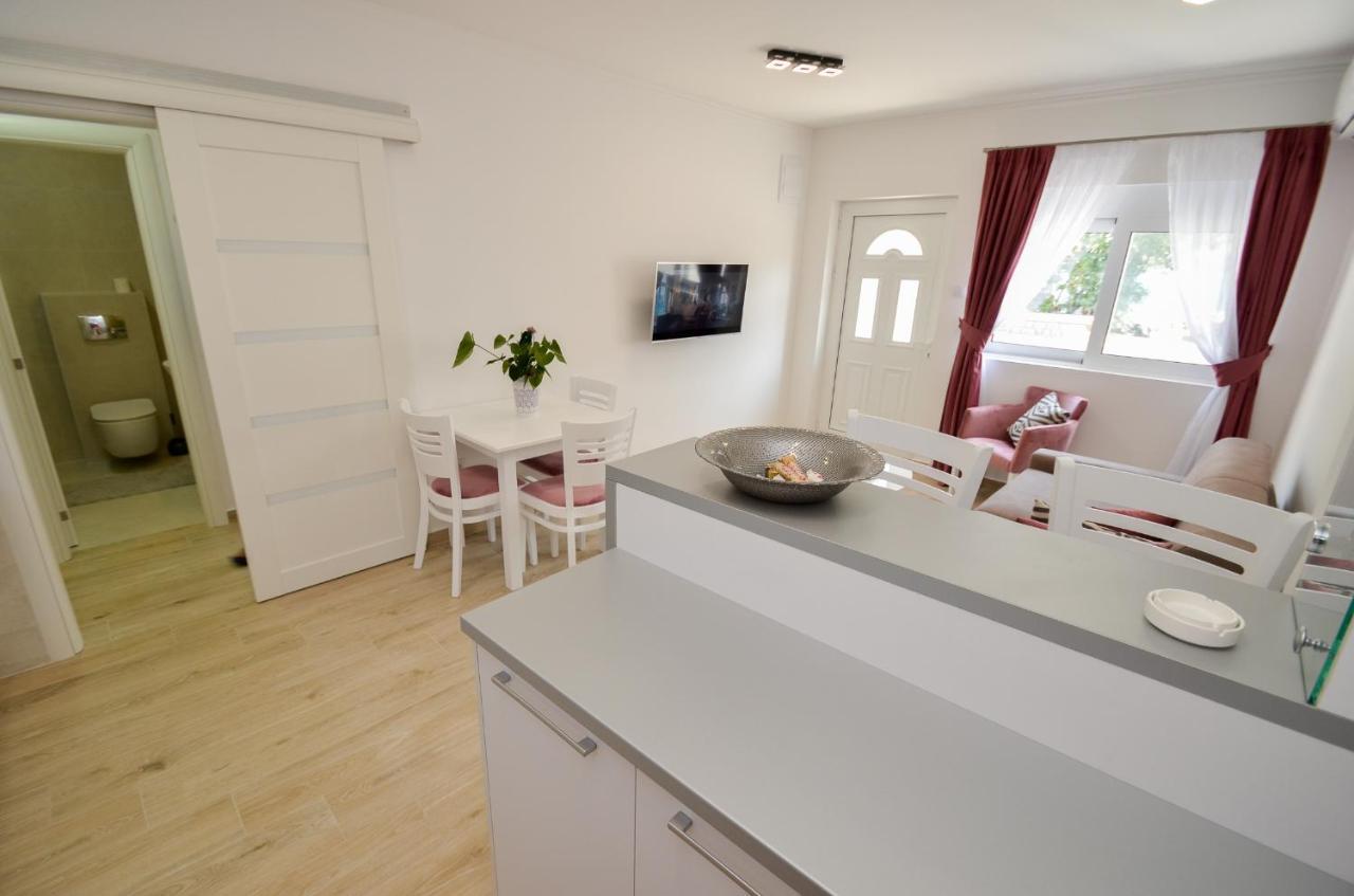 Seafront Apartment Vujovic Prčanj Buitenkant foto