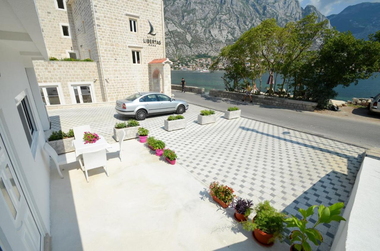 Seafront Apartment Vujovic Prčanj Buitenkant foto